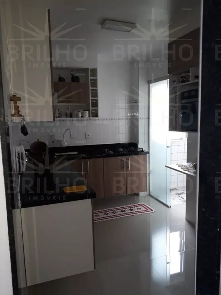 Apartamento à venda com 2 quartos, 70m² - Foto 1