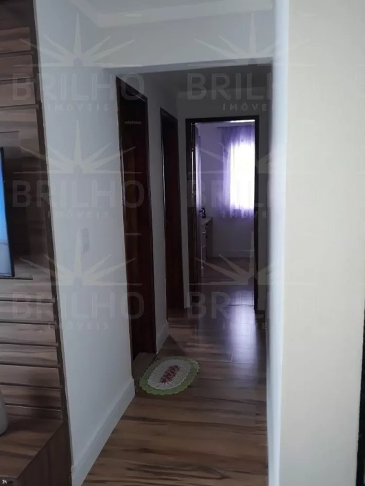 Apartamento à venda com 2 quartos, 70m² - Foto 2