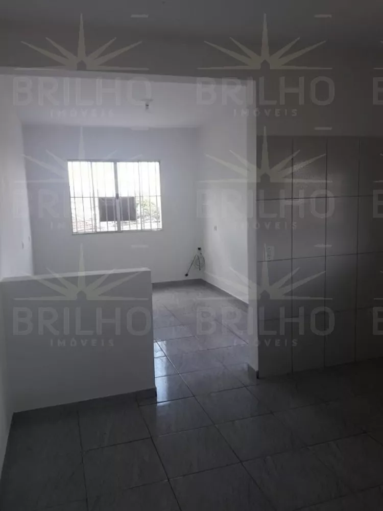 Casa para alugar com 2 quartos, 125m² - Foto 2