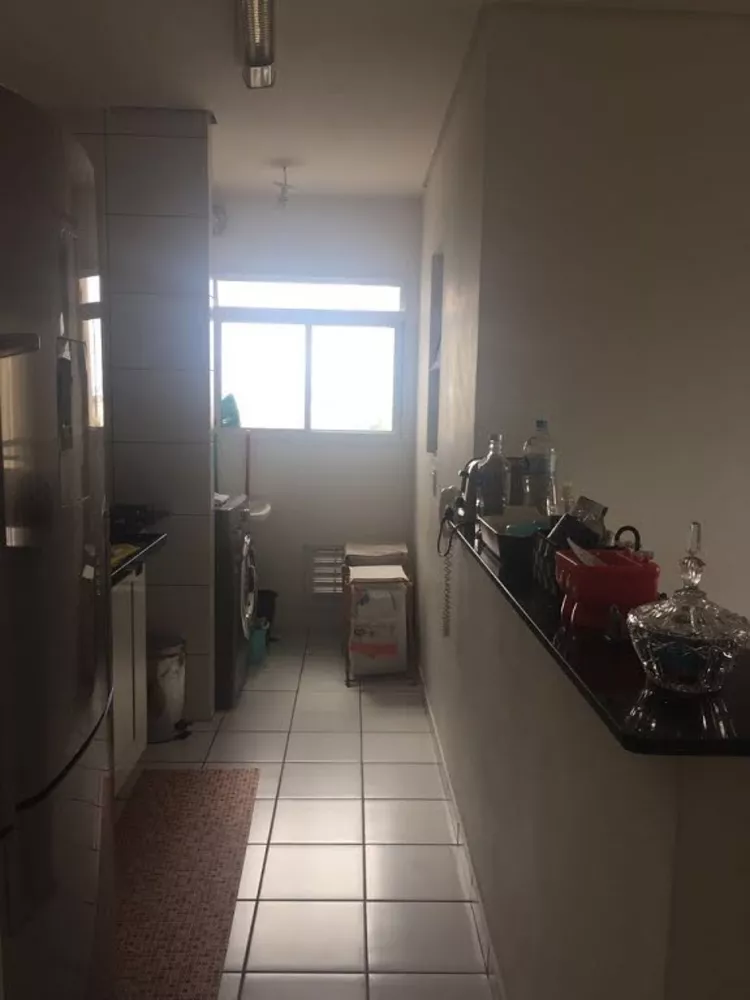 Apartamento à venda com 3 quartos, 65m² - Foto 2