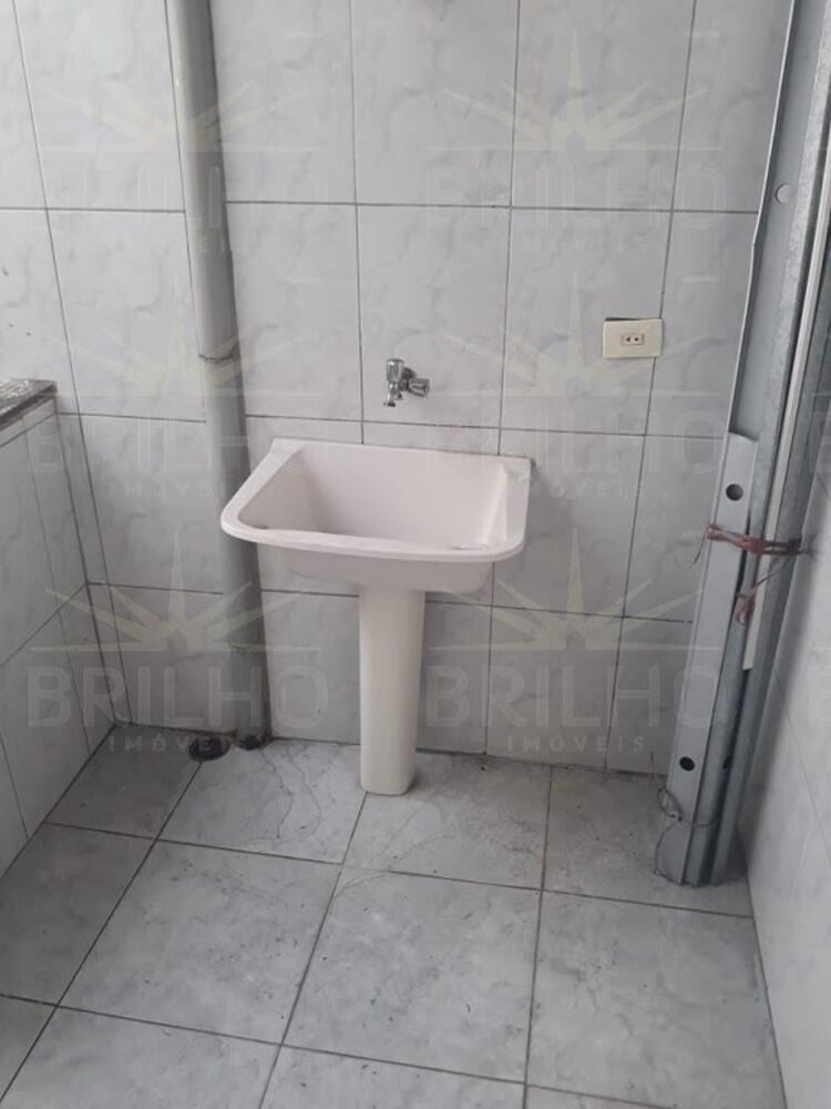 Casa para alugar com 1 quarto, 125m² - Foto 5