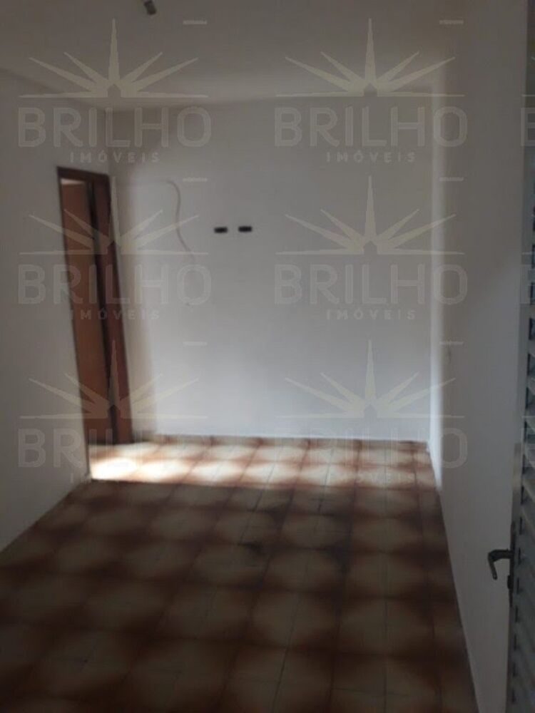 Casa para alugar com 1 quarto, 125m² - Foto 2