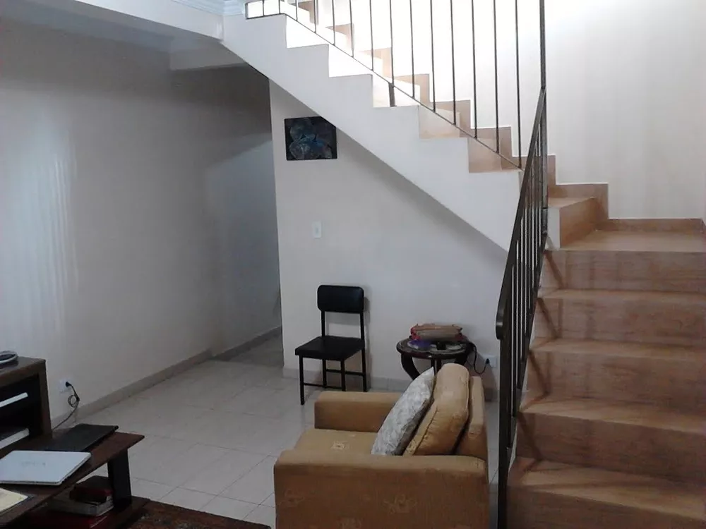 Sobrado à venda com 4 quartos, 153m² - Foto 1