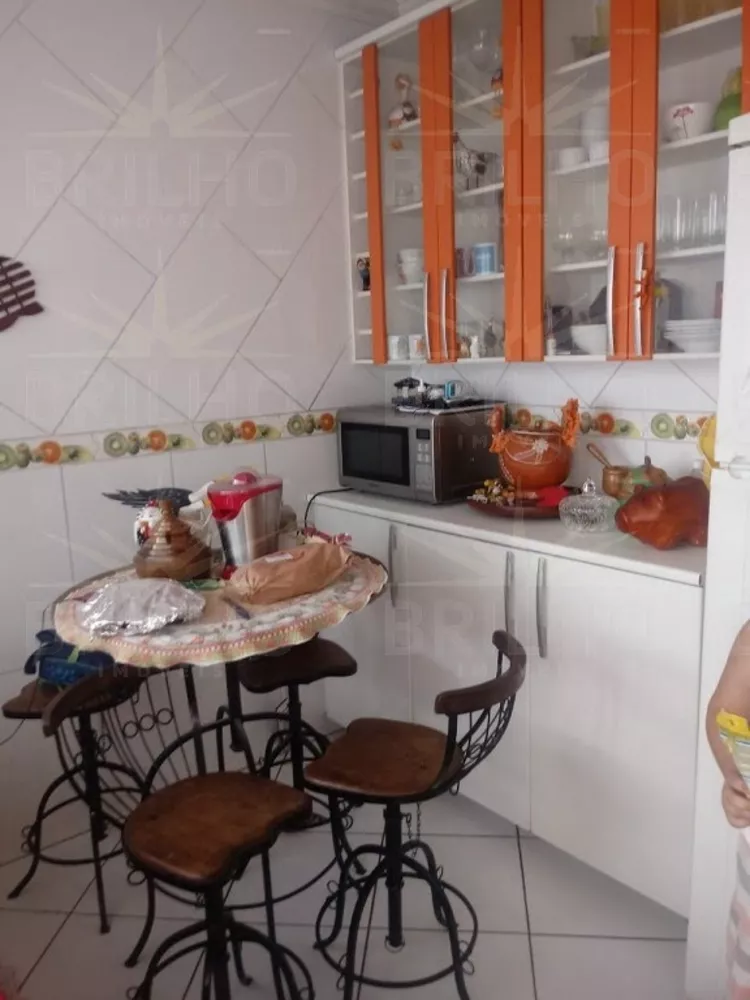 Sobrado à venda com 2 quartos, 130m² - Foto 2