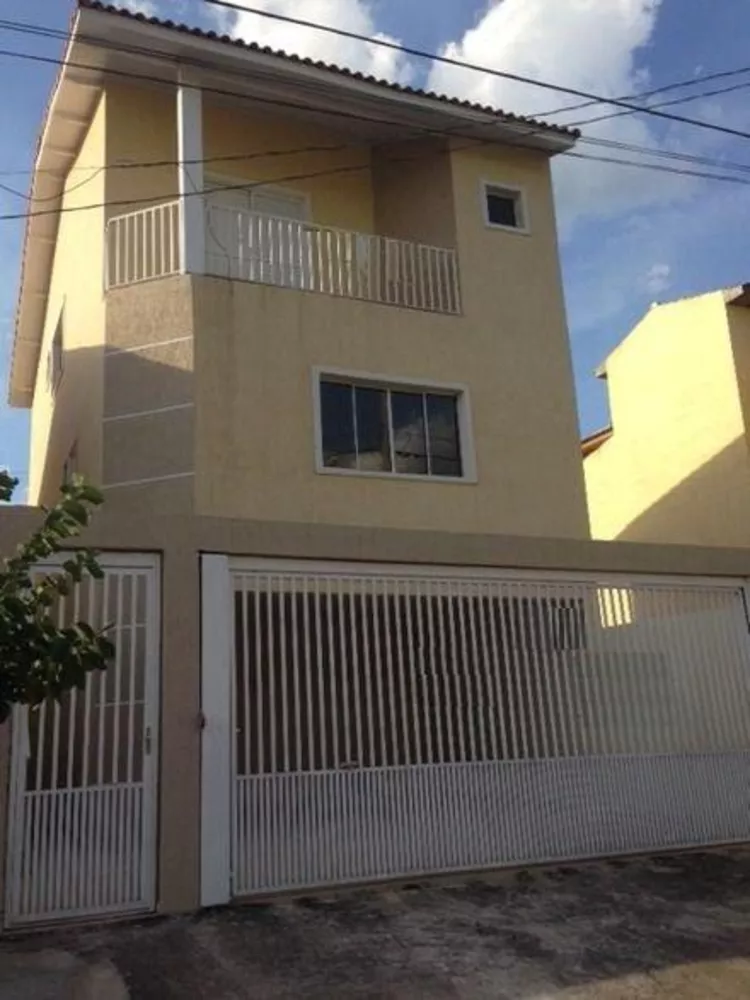 Sobrado à venda e aluguel com 3 quartos, 180m² - Foto 1