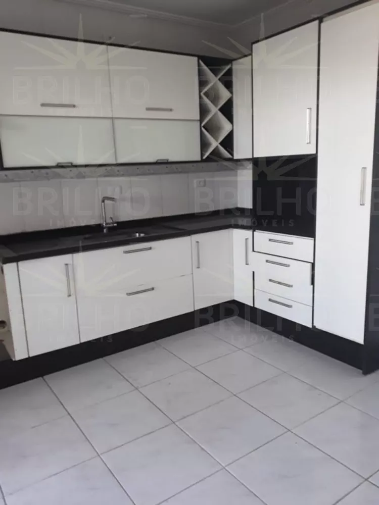 Casa à venda e aluguel com 2 quartos, 180m² - Foto 4