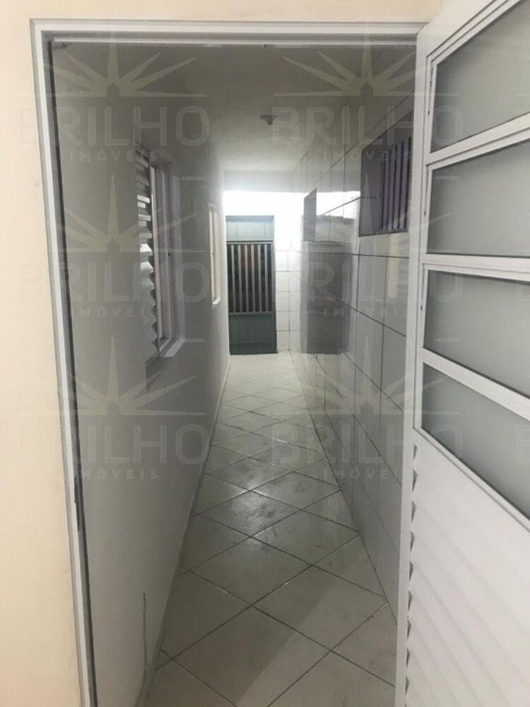 Casa para alugar com 2 quartos, 125m² - Foto 2