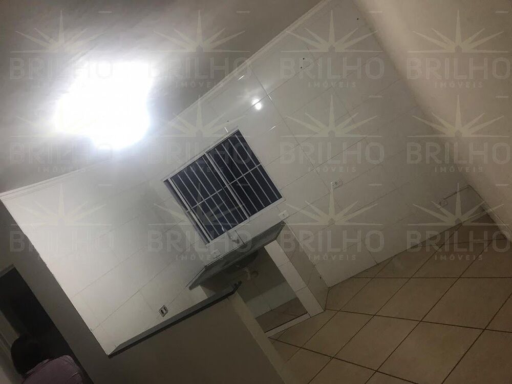 Casa para alugar com 2 quartos, 125m² - Foto 4