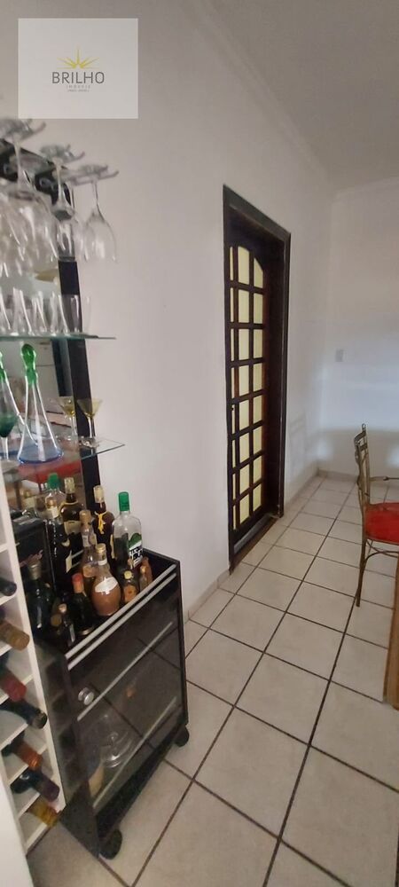 Casa para alugar com 2 quartos, 90m² - Foto 14