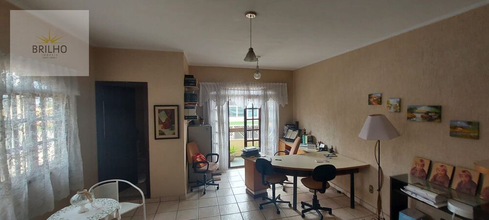 Casa para alugar com 2 quartos, 90m² - Foto 1
