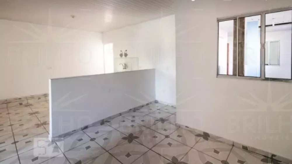 Casa para alugar com 2 quartos, 60m² - Foto 4