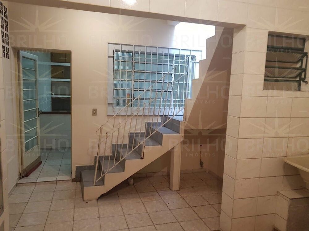 Sobrado à venda e aluguel com 3 quartos, 150m² - Foto 2