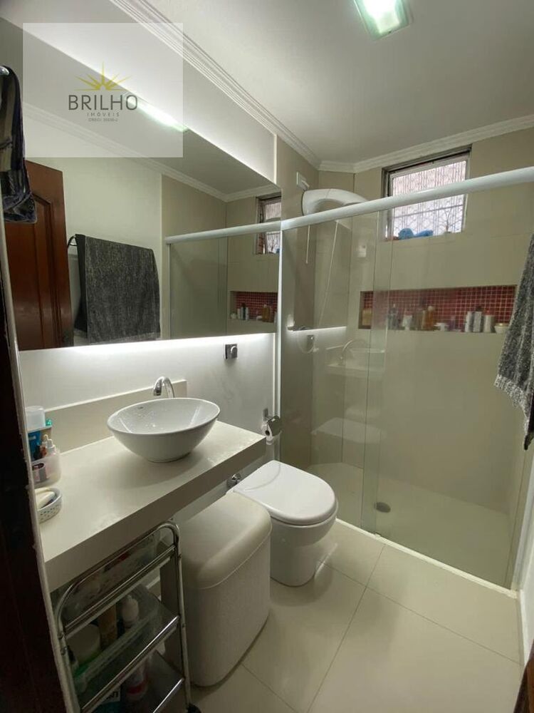 Apartamento à venda com 2 quartos, 66m² - Foto 4