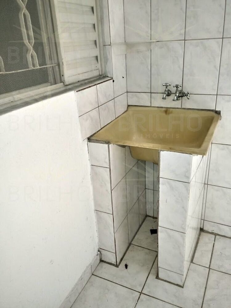 Casa para alugar com 1 quarto, 125m² - Foto 1