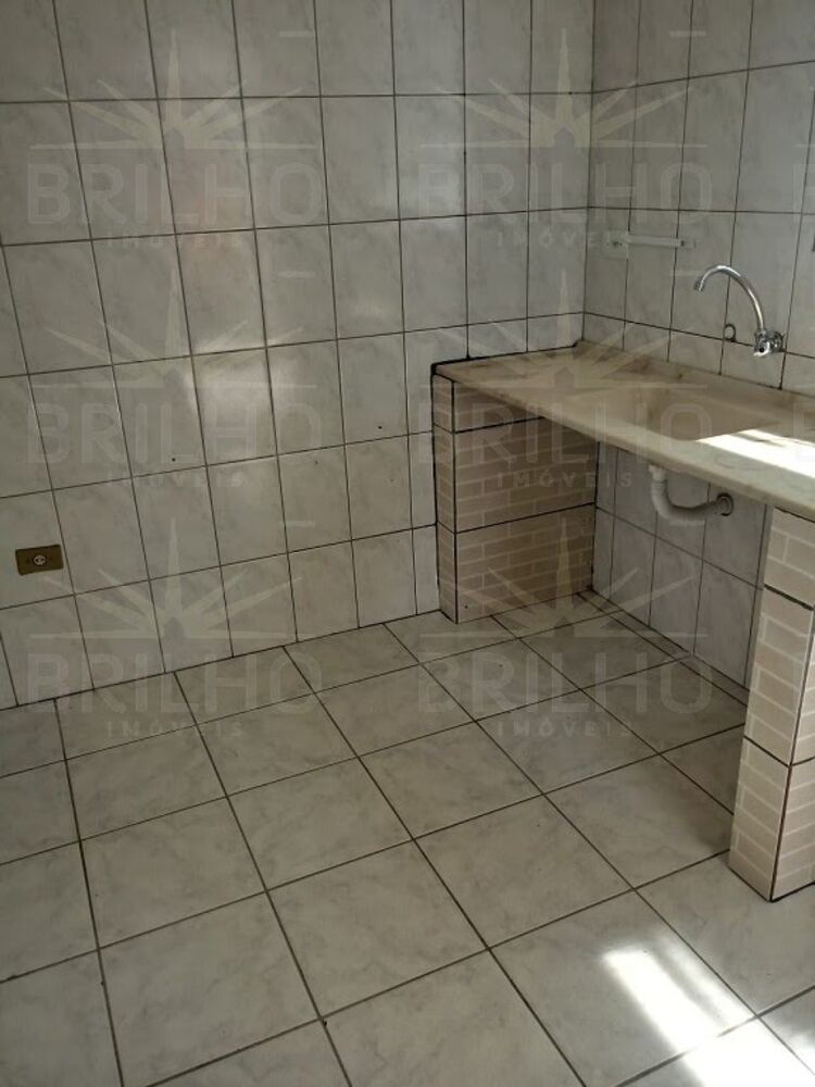 Casa para alugar com 1 quarto, 125m² - Foto 4
