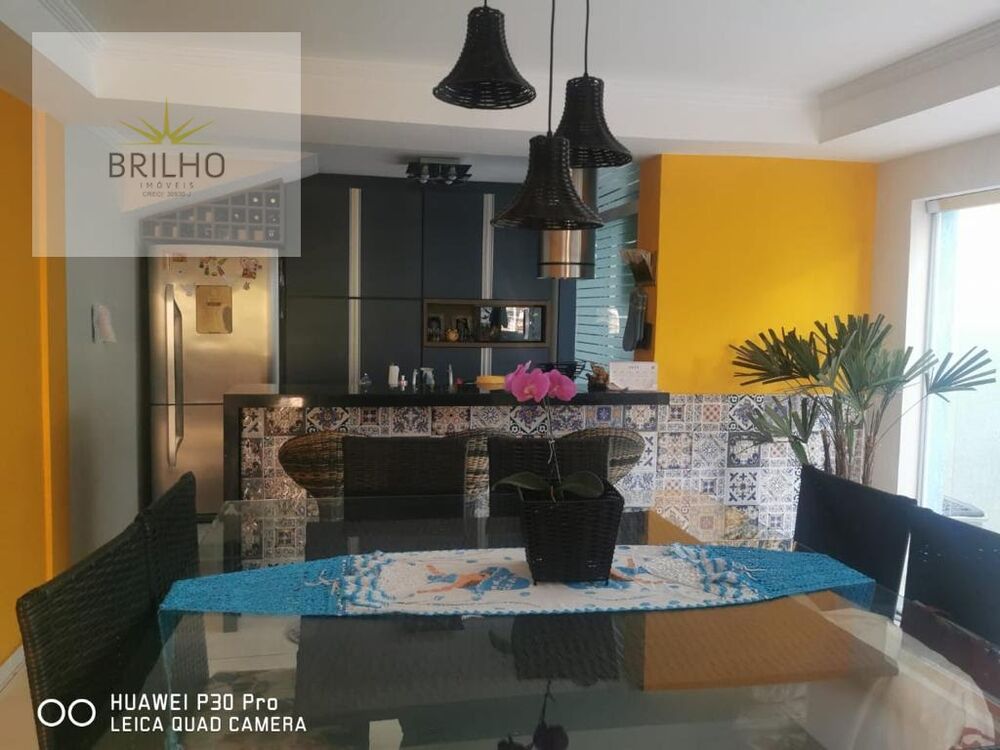 Sobrado, 3 quartos, 240 m² - Foto 1