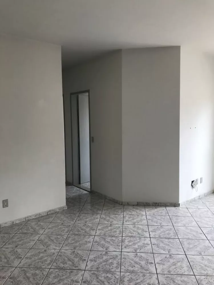 Apartamento à venda com 3 quartos, 72m² - Foto 2