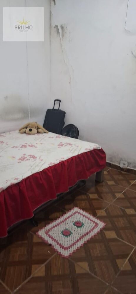 Casa à venda com 2 quartos, 120m² - Foto 2