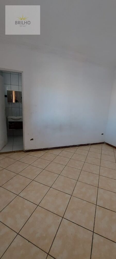 Casa para alugar com 2 quartos, 50m² - Foto 11