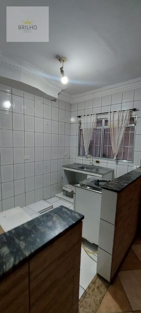 Casa para alugar com 2 quartos, 50m² - Foto 1