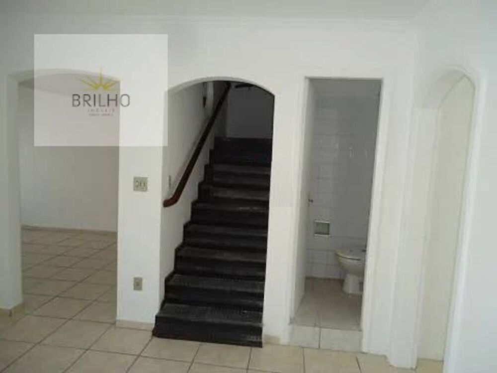 Sobrado, 3 quartos, 305 m² - Foto 1