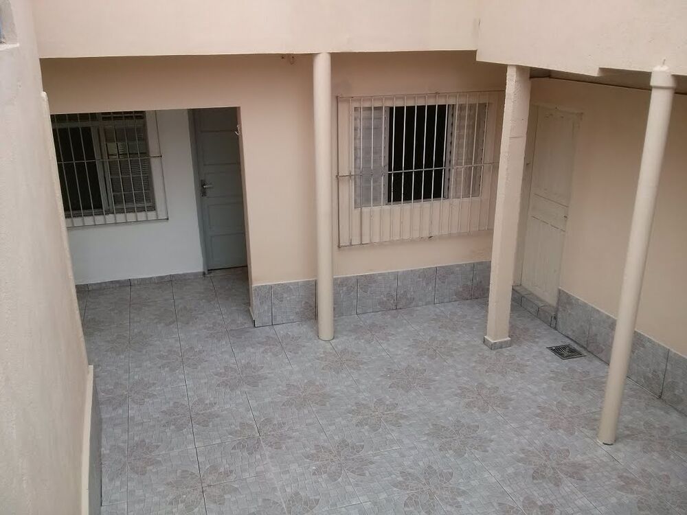 Casa para alugar com 2 quartos, 125m² - Foto 1