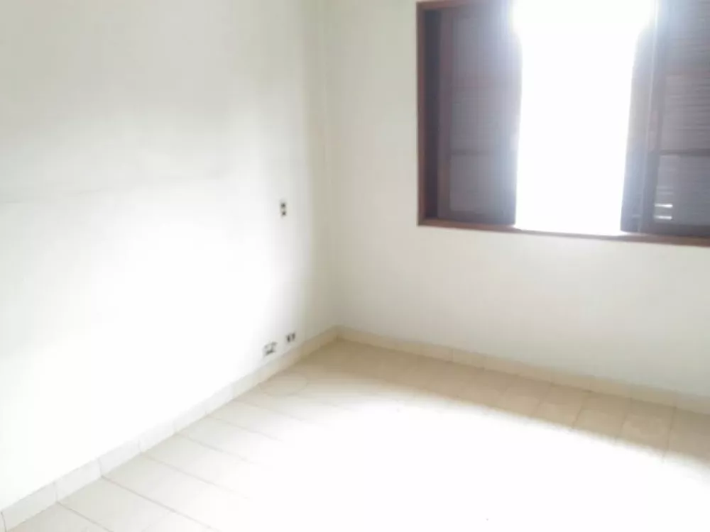 Casa para alugar com 3 quartos, 125m² - Foto 1