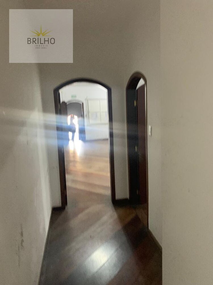 Prédio Inteiro para alugar com 8 quartos, 330m² - Foto 9