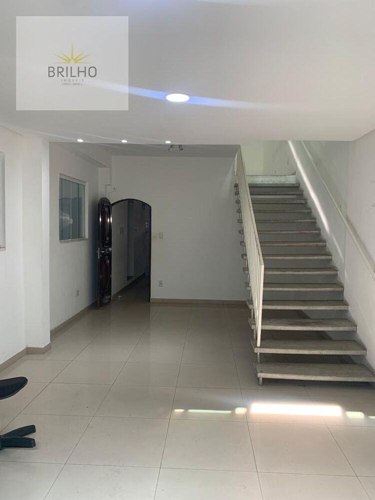 Prédio Inteiro para alugar com 8 quartos, 330m² - Foto 1