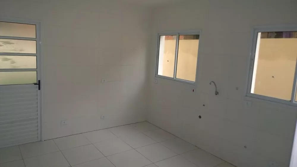 Sobrado à venda com 2 quartos, 90m² - Foto 4