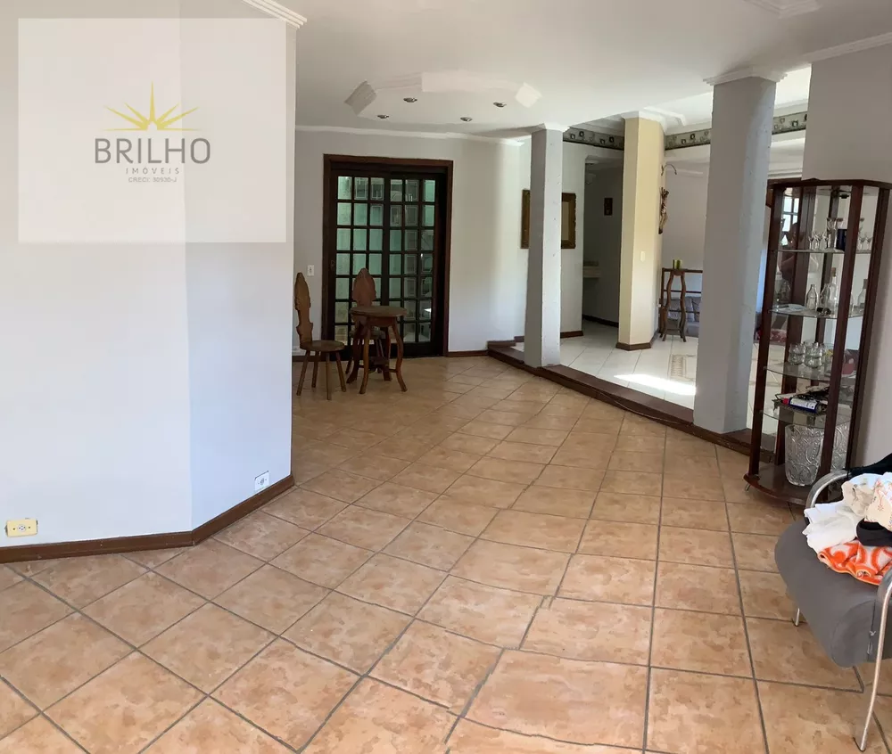 Sobrado à venda com 3 quartos, 260m² - Foto 1