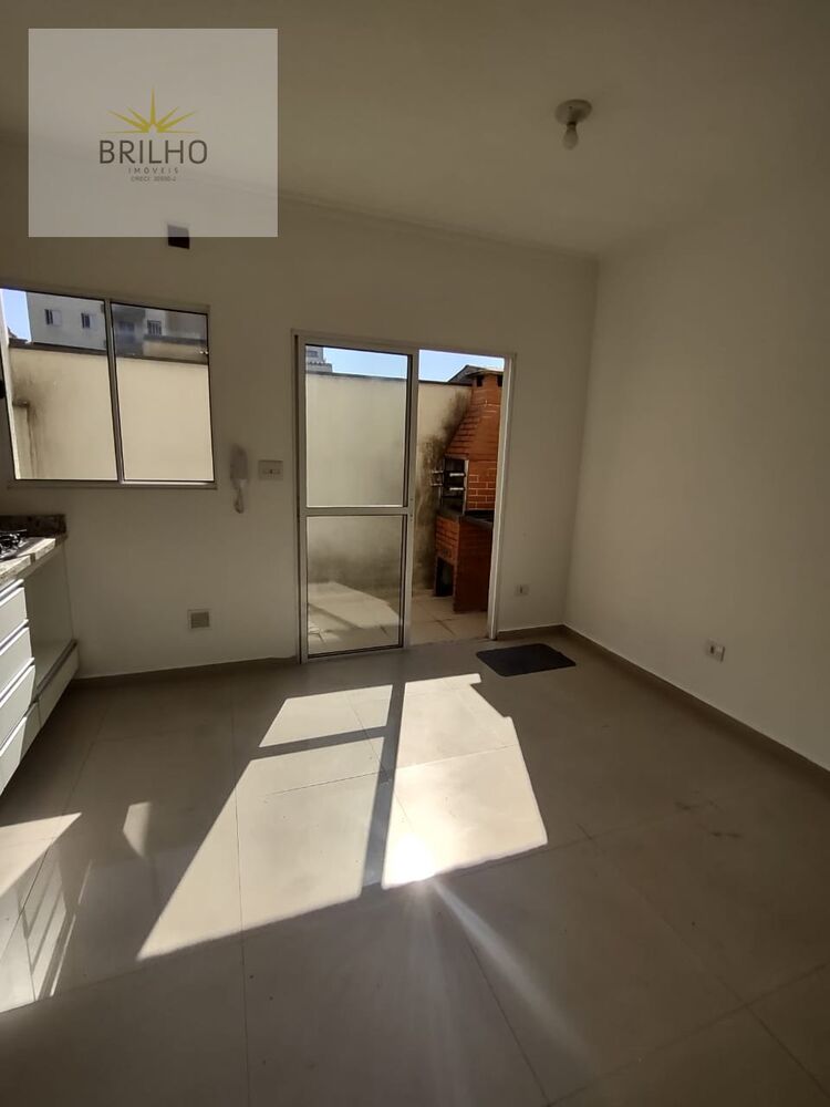 Casa de Condomínio à venda e aluguel com 2 quartos, 70m² - Foto 4