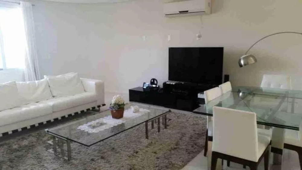 Sobrado à venda com 4 quartos, 340m² - Foto 2