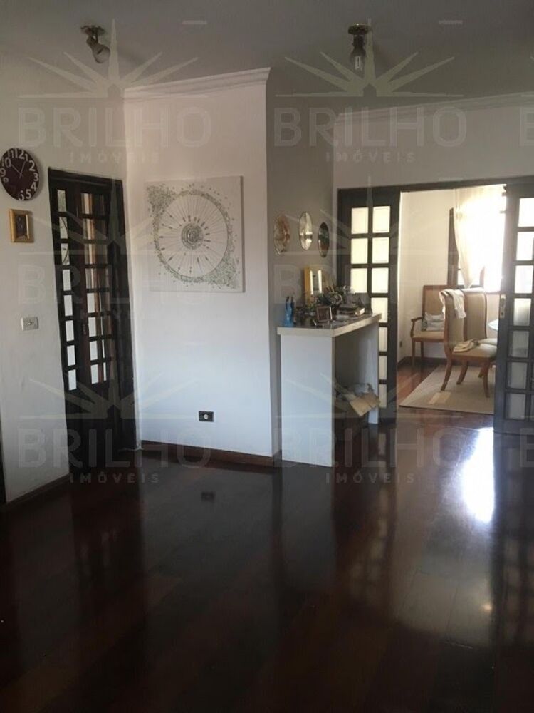 Sobrado à venda com 3 quartos, 195m² - Foto 1
