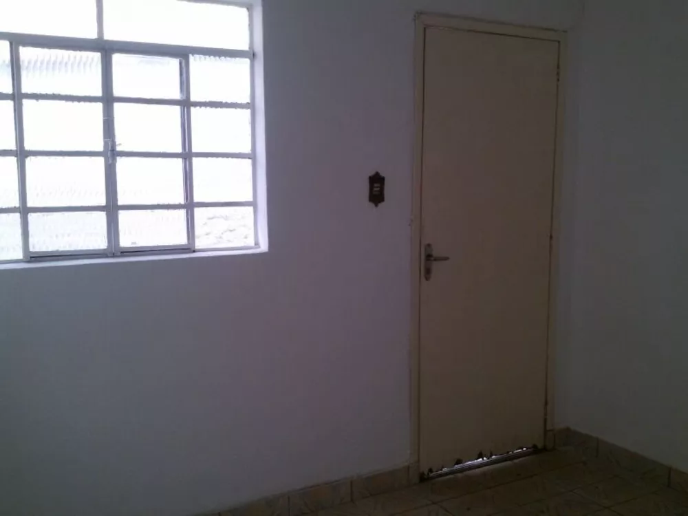 Casa para alugar com 1 quarto, 125m² - Foto 3