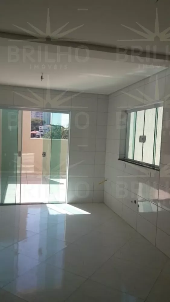 Sobrado à venda com 4 quartos, 150m² - Foto 3