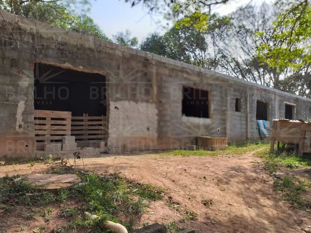 Chácara à venda com 3 quartos, 2004m² - Foto 1