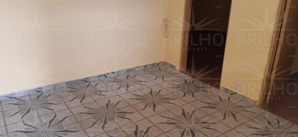 Casa para alugar com 2 quartos, 125m² - Foto 2
