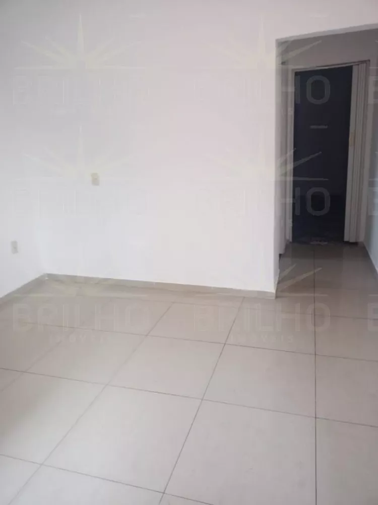 Casa para alugar com 1 quarto, 50m² - Foto 4