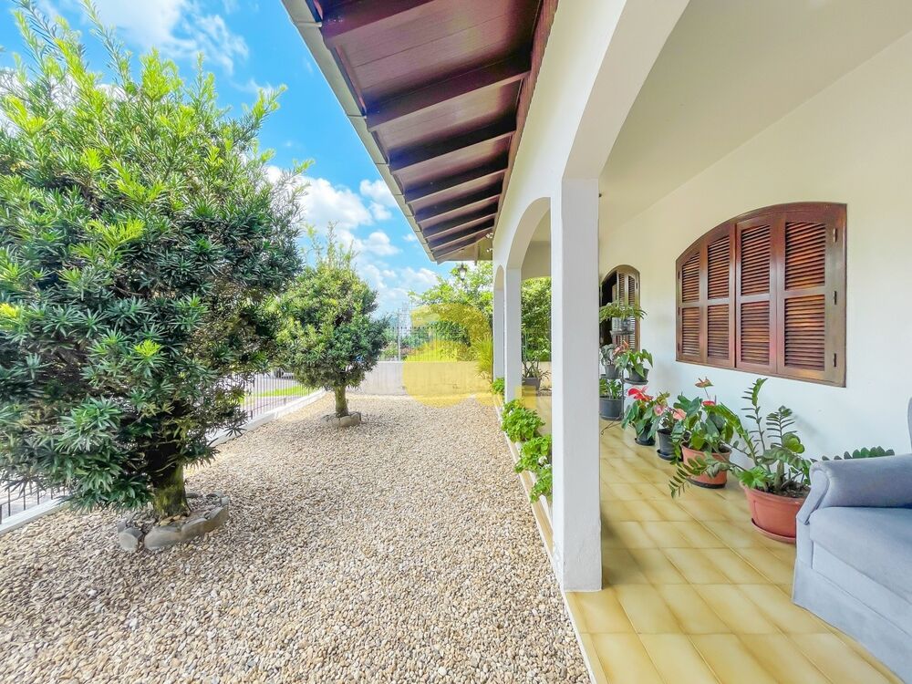 Casa à venda com 3 quartos, 158m² - Foto 2