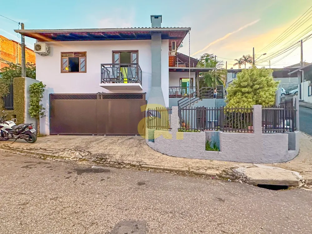 Casa, 3 quartos, 156 m² - Foto 1
