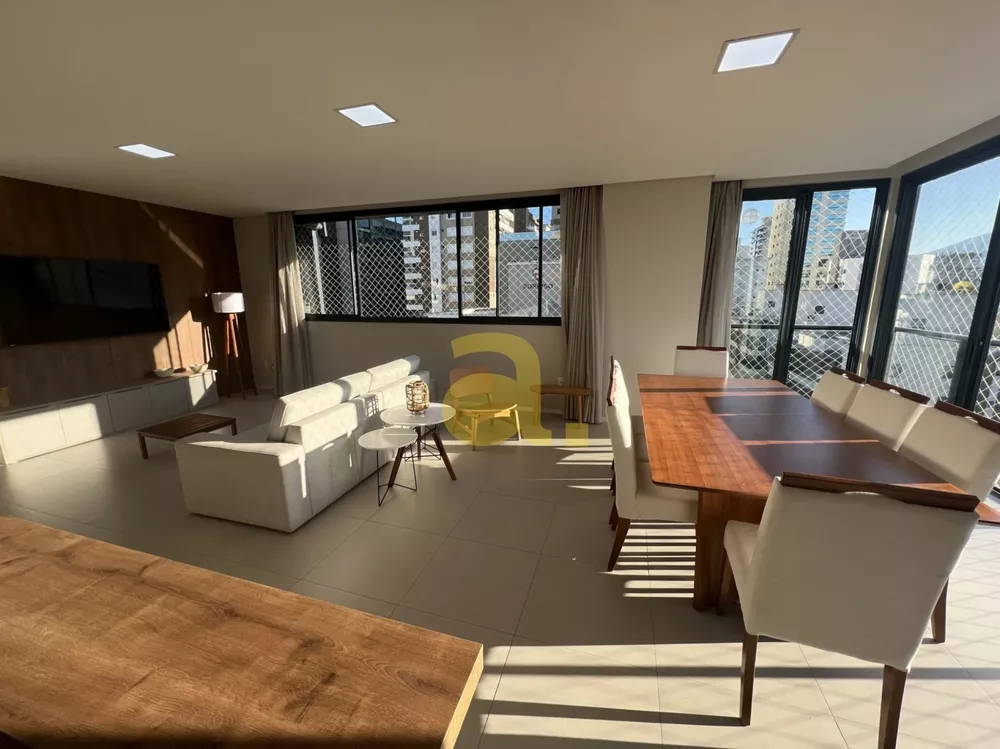 Apartamento à venda com 4 quartos, 135m² - Foto 2