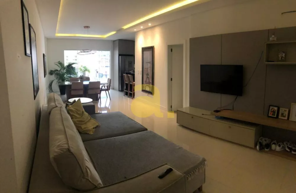 Apartamento à venda com 3 quartos, 260m² - Foto 2