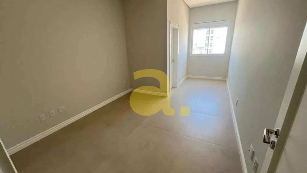 Apartamento à venda com 4 quartos, 175m² - Foto 4