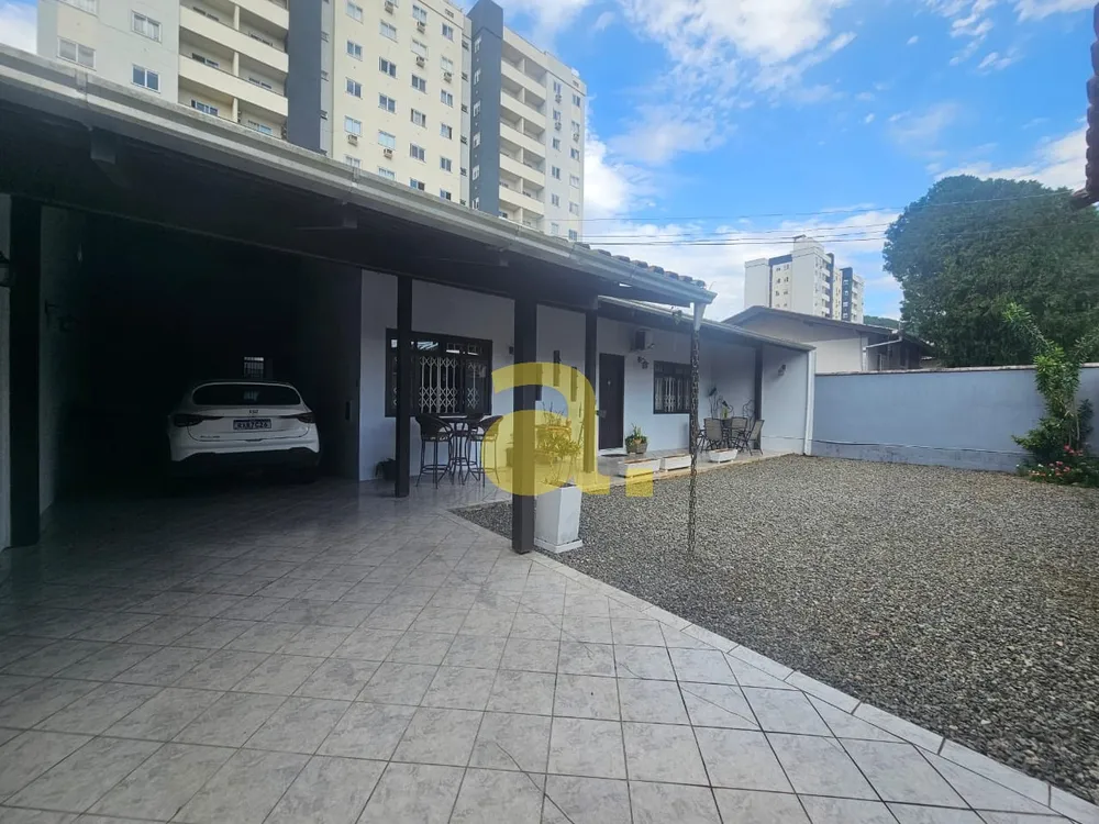 Casa, 4 quartos, 227 m² - Foto 1