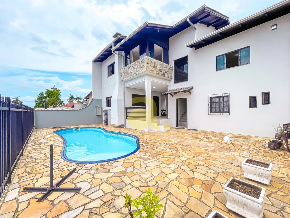 Casa, 3 quartos, 225 m² - Foto 1