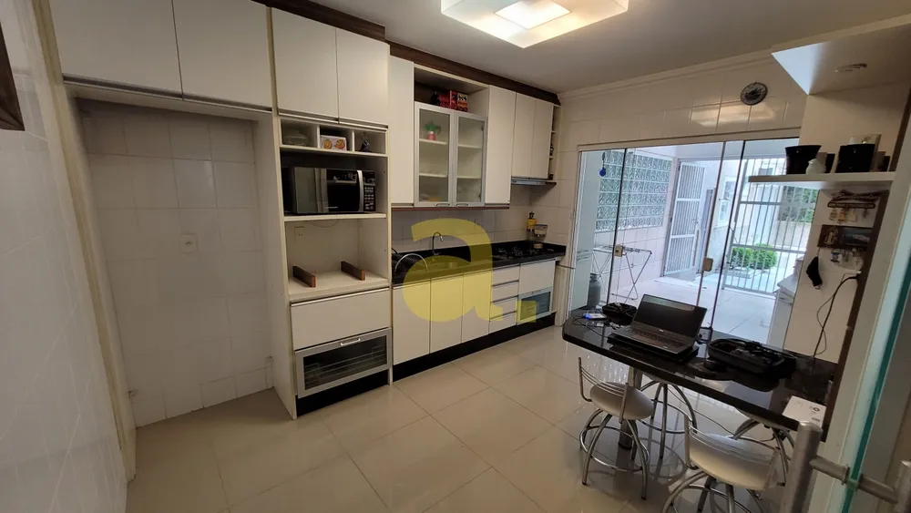 Casa, 7 quartos, 343 m² - Foto 3