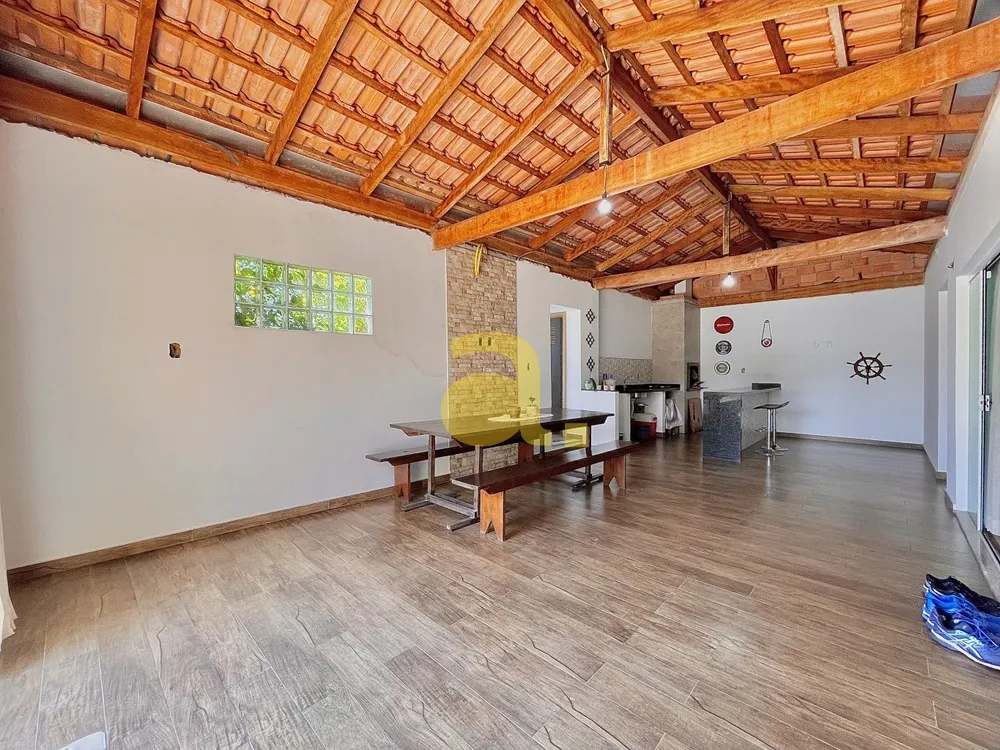 Casa, 4 quartos, 270 m² - Foto 1