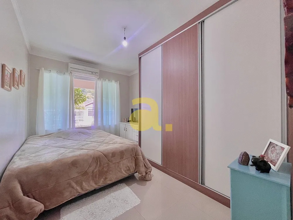 Casa, 4 quartos, 270 m² - Foto 14
