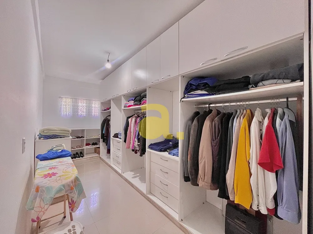 Casa, 4 quartos, 270 m² - Foto 10